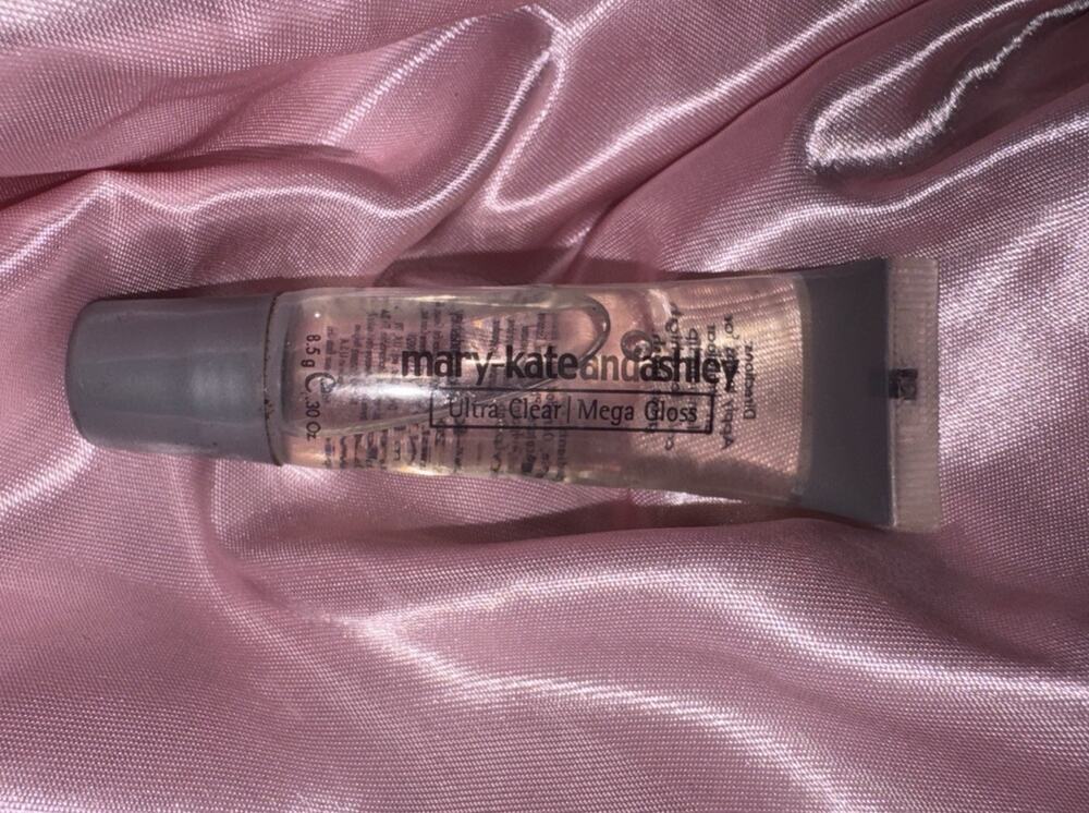 Y2K VTG Mary-Kate and Ashley Ultra Clear Mega Gloss Lip Gloss Collectible⁠